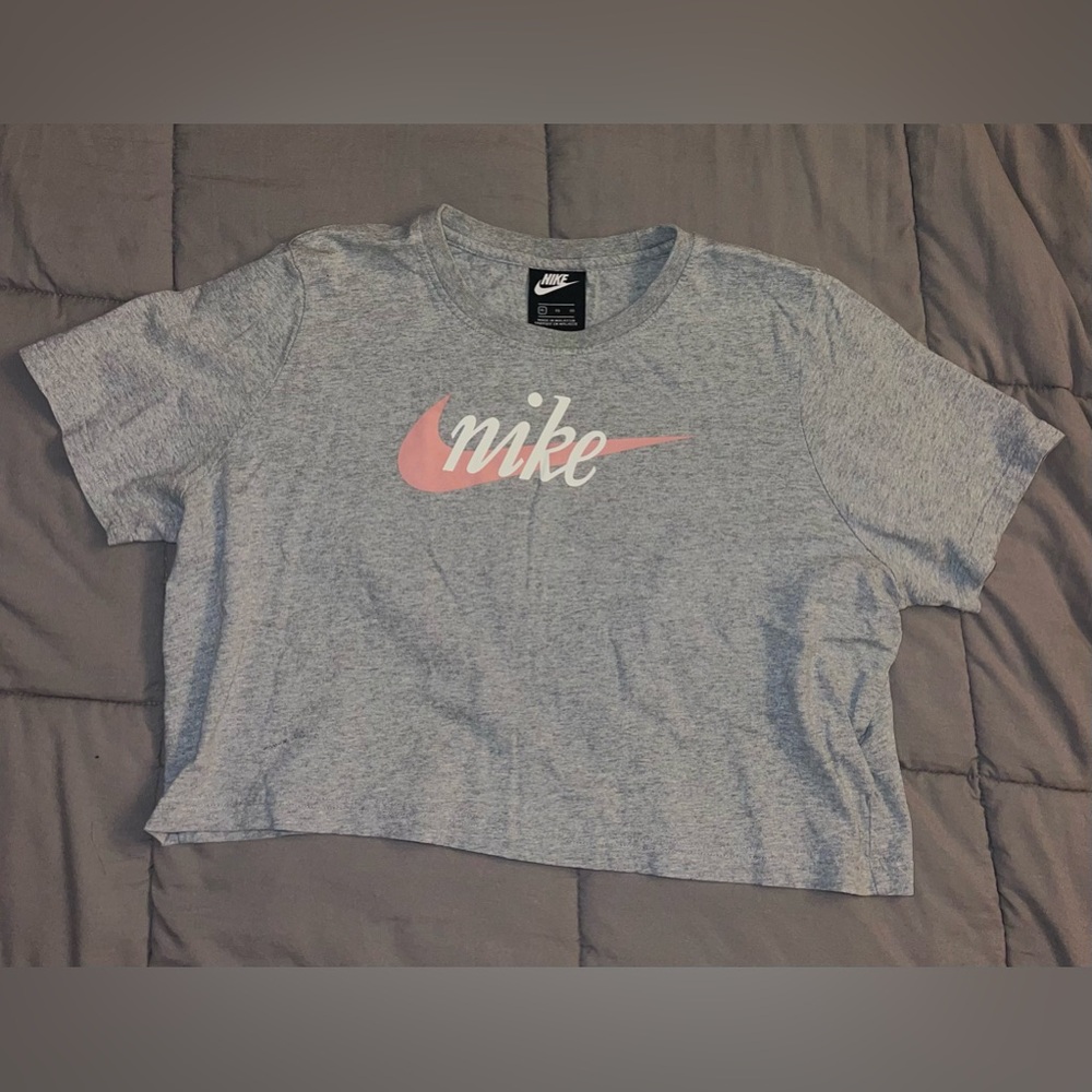 Women’s Cropped Short Sleeve T-shirt